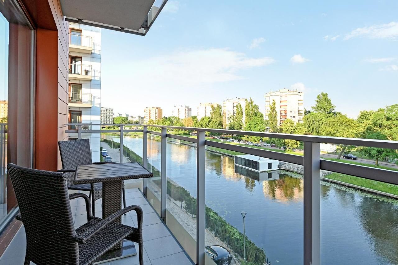 Апартаменты Stay Win Riverfront Lofts Гданьск