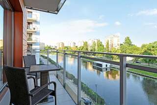 Апартаменты Stay Win Riverfront Lofts Гданьск Апартаменты с видом на реку-1